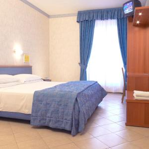 Comfort Plus Double Room with Terrace and Lake View