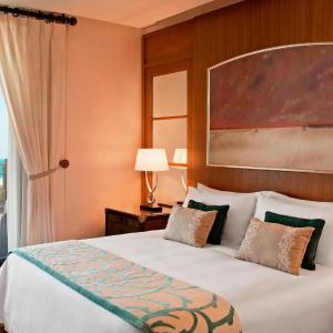 Ocean Suite, 1 Bedroom Larger Suite, 1 King