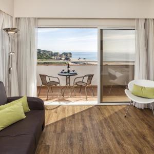 Superior Studio with Sea View (2 adults + 1 child)