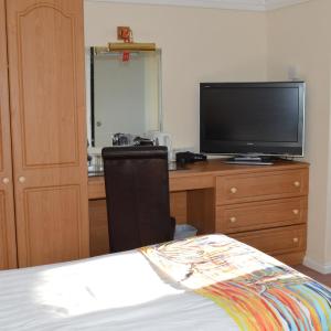 Standard Twin Room with Shower