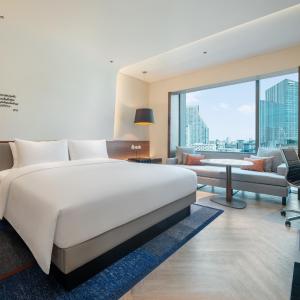Executive, Guest room, 1 King, High floor                
