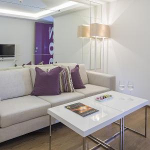 One-Bedroom Suite with Balcony