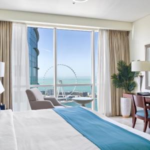 Premium Three-Bedroom Suite Sea View