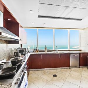 Superior Four-Bedroom Suite Sea View