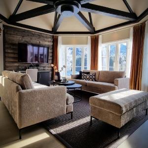 Suite with Mountain View