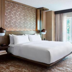 Deluxe King Room - High Floor