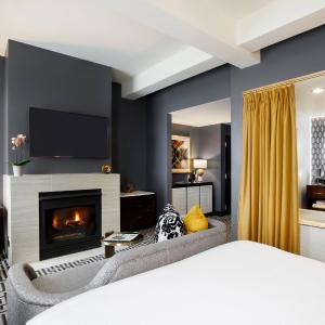 Spa King Room with Fireplace