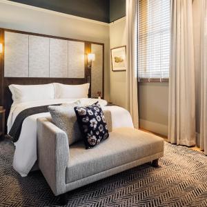 Heritage King Suite