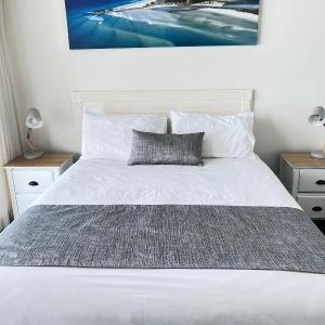 Deluxe Two-Bedroom Apartment with Ocean View