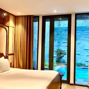 Deluxe Studio with Koi and Pool View