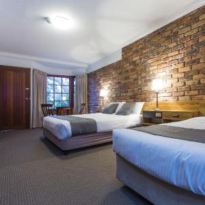 Executive Twin Room with Balcony 