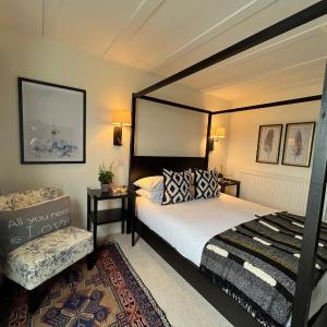 Deluxe Double Room with Balcony and River View