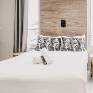 Queen Room with Private Bathroom