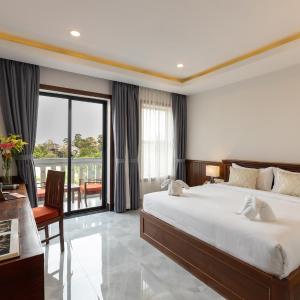 Family Suite with 2 Bedrooms - Free Shuttle to City