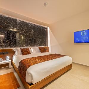 Deluxe Suite with Sea View