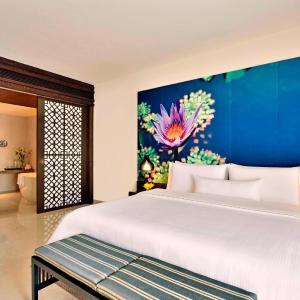Presidential Suite, 2 Bedrooms, Lounge Access, Two way Airport Transfer