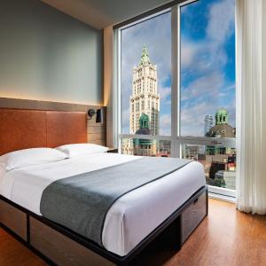 High Floor Queen Room with City View