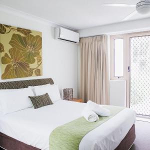 One-Bedroom Courtyard Apartment