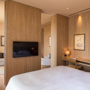 Deluxe Suite with Sea View
