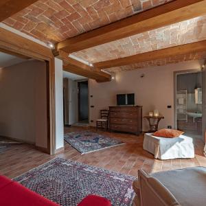 Apartment with Garden View