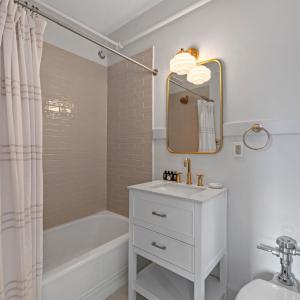 Mansion Room 4 