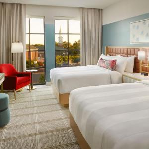 Queen Room with Two Queen Beds - Hearing Accessible