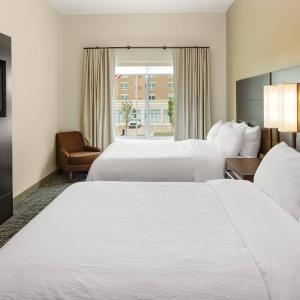 1 Bedroom Suite, 2 Queen, Sofa bed