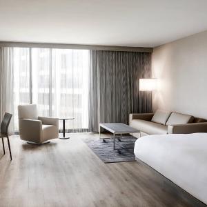 Larger King Room with Sofa Bed - Hearing Accessible