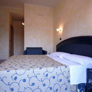 Double or Twin Room with Sea View