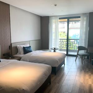 Twin Room with Lake View