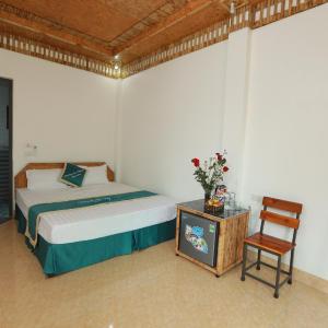 King Room with Pool View