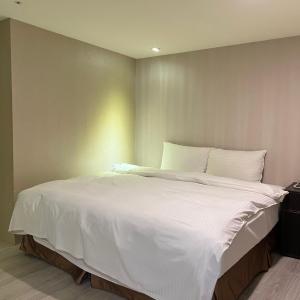 Queen Accessible Room-no window