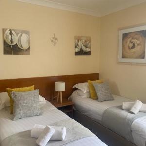 Standard Twin Room