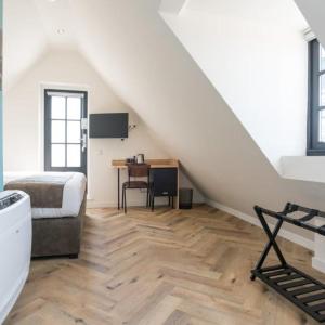 Standard Double Room with Bath (Second floor) 
