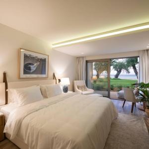 Emerald Retreat Beachfront