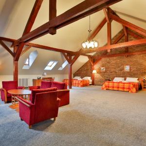 Superior Family Room
