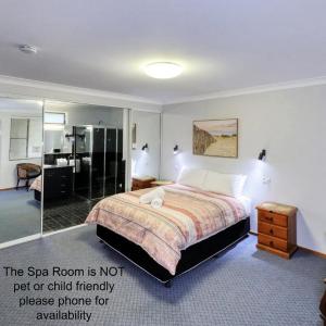 Queen Room with Spa Bath