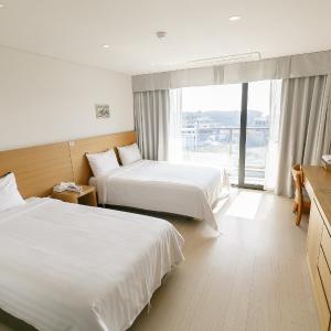 Superior Double or Twin Room with Sea View