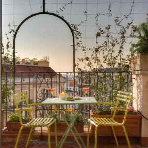 Deluxe Two-Bedroom Penthouse Apartment with Terrace