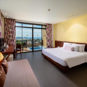 Deluxe Double Room with Spa Bath - Sea View