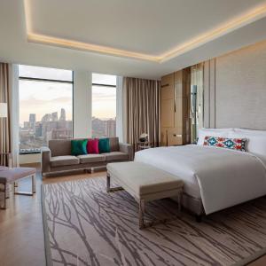 Club Guest Room with 1 King Bed