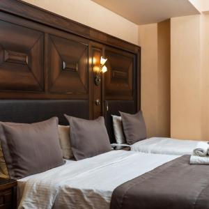 Triple Room with Forest and Mountain View