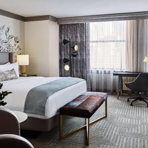 Grand Deluxe, Guest room, 1 King, Michigan Ave view