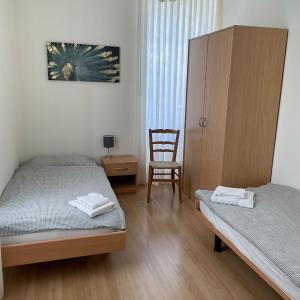 Twin Room with Shared Toilet