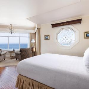 Queen Room with Sea View