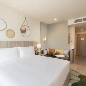 King Studio Suite with Living Area