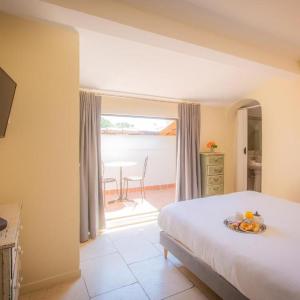 Classic Single Room with Terrace