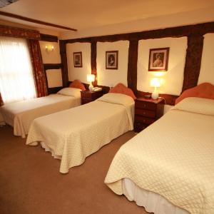 Triple Room with Bath