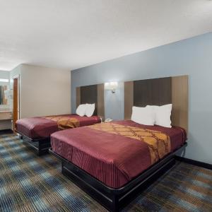 Queen Room with Two Queen Beds - Non-Smoking