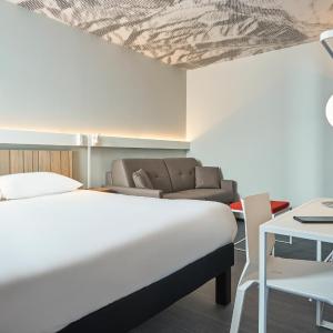 Standard Room with Two Double Beds